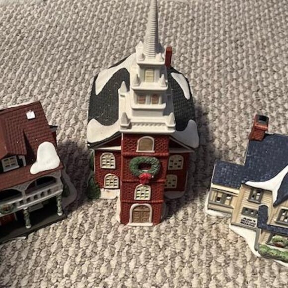 Other - Set of 3 Christmas Village